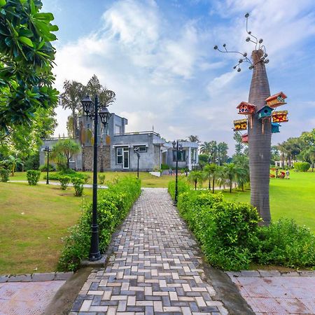 Stayvista At Wandering Vines Indoor Pool 4Bhk Luxury Villa In Delhi Sohna Exteriör bild