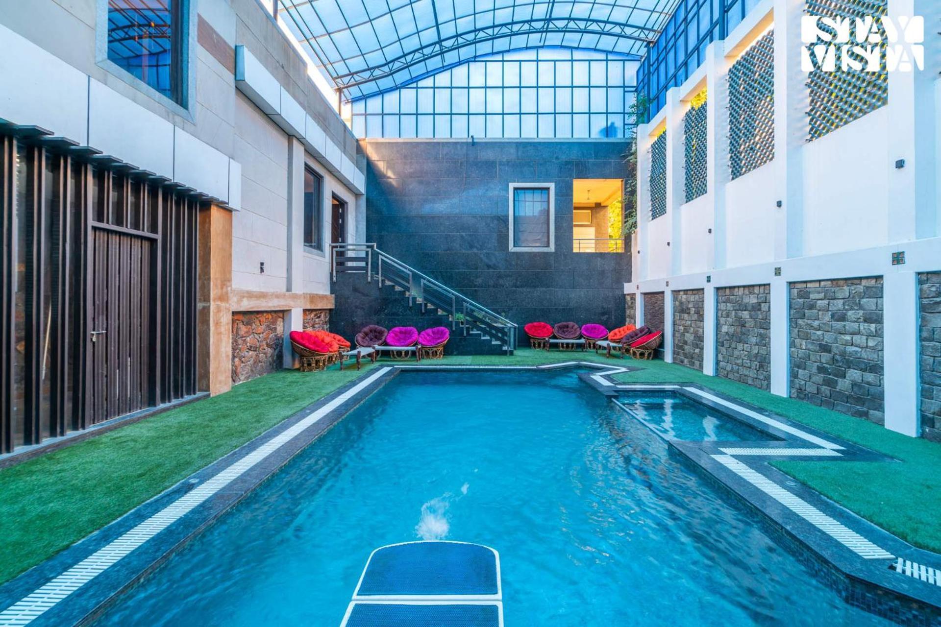 Stayvista At Wandering Vines Indoor Pool 4Bhk Luxury Villa In Delhi Sohna Exteriör bild