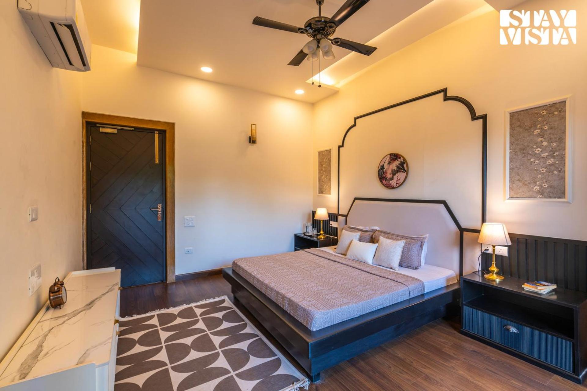 Stayvista At Wandering Vines Indoor Pool 4Bhk Luxury Villa In Delhi Sohna Exteriör bild