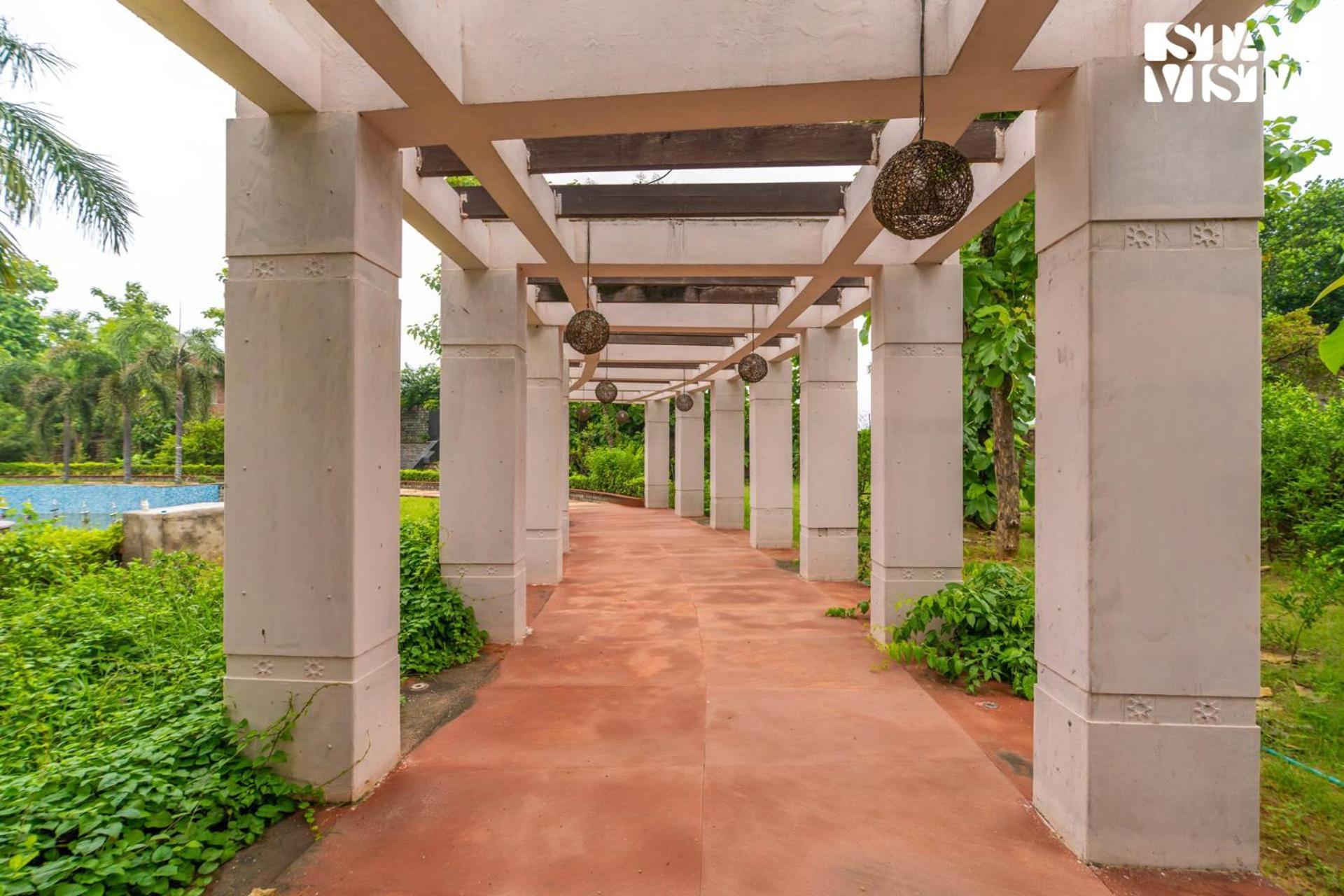 Stayvista At Wandering Vines Indoor Pool 4Bhk Luxury Villa In Delhi Sohna Exteriör bild