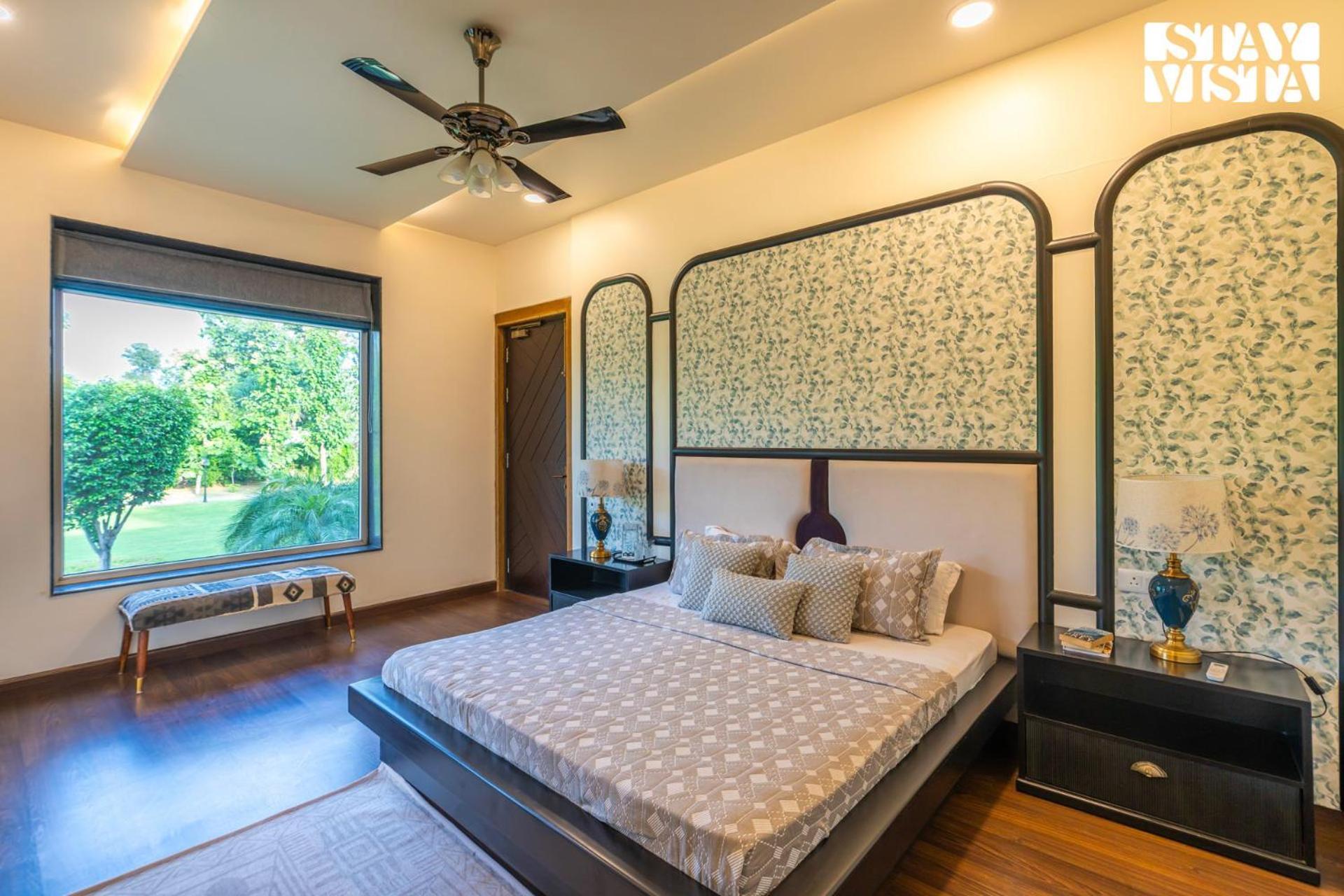 Stayvista At Wandering Vines Indoor Pool 4Bhk Luxury Villa In Delhi Sohna Exteriör bild
