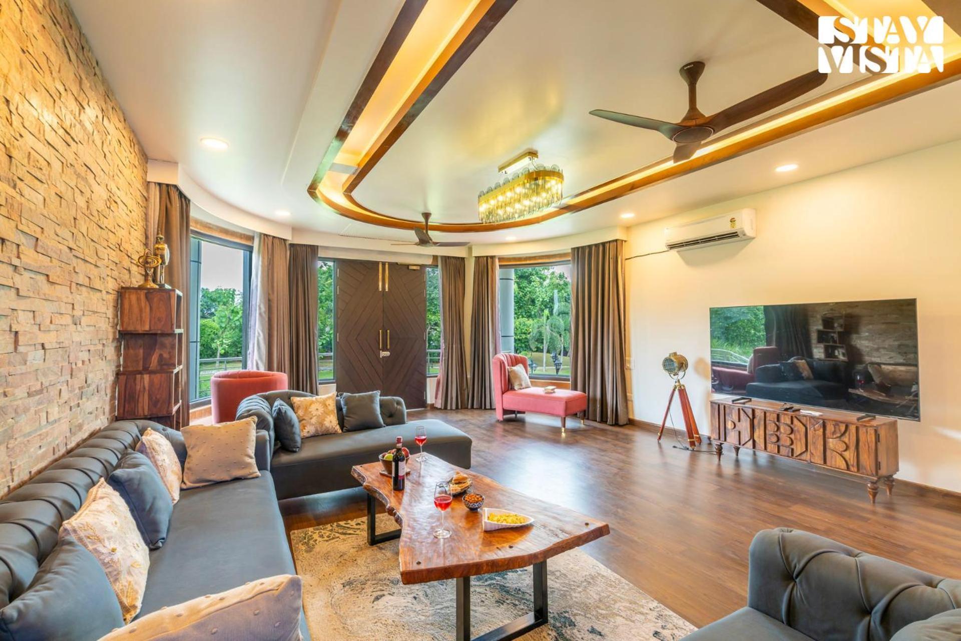 Stayvista At Wandering Vines Indoor Pool 4Bhk Luxury Villa In Delhi Sohna Exteriör bild