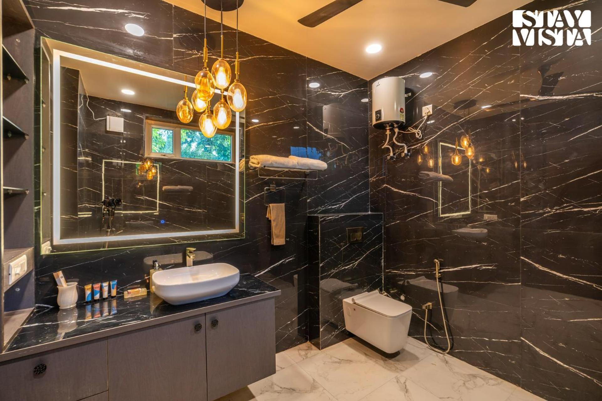 Stayvista At Wandering Vines Indoor Pool 4Bhk Luxury Villa In Delhi Sohna Exteriör bild