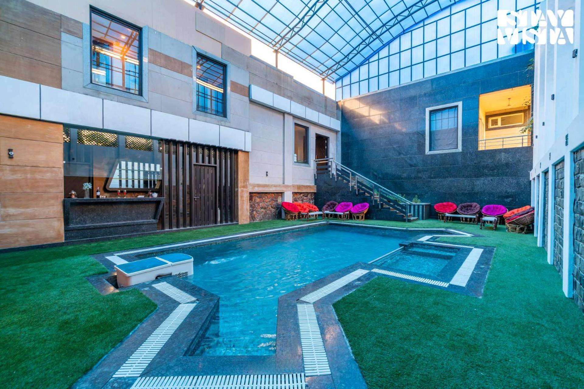 Stayvista At Wandering Vines Indoor Pool 4Bhk Luxury Villa In Delhi Sohna Exteriör bild