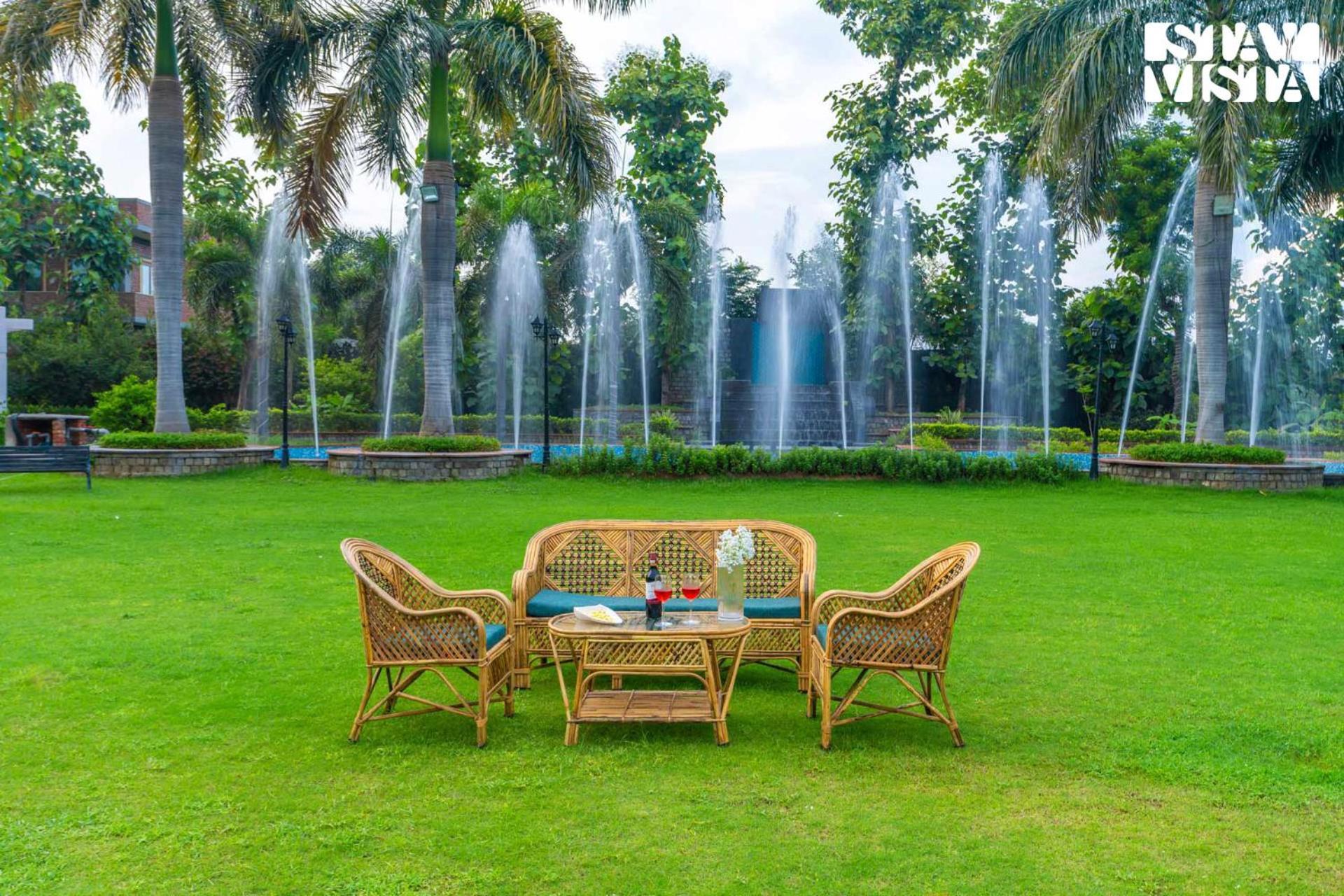 Stayvista At Wandering Vines Indoor Pool 4Bhk Luxury Villa In Delhi Sohna Exteriör bild