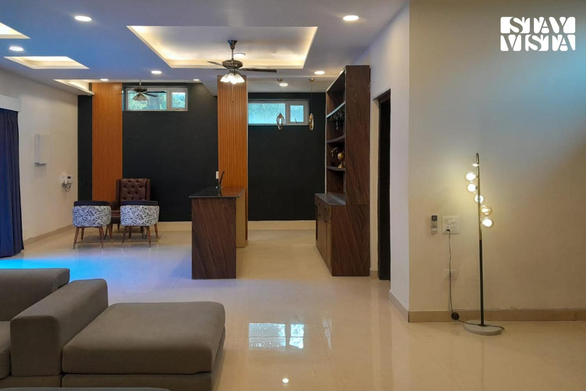 Stayvista At Wandering Vines Indoor Pool 4Bhk Luxury Villa In Delhi Sohna Exteriör bild